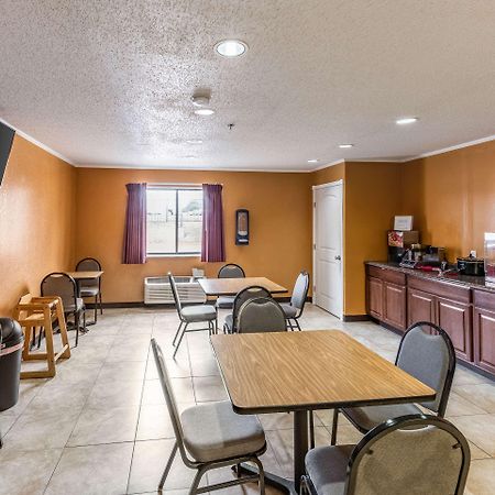 מק'קיני Econo Lodge Inn & Suites מראה חיצוני תמונה