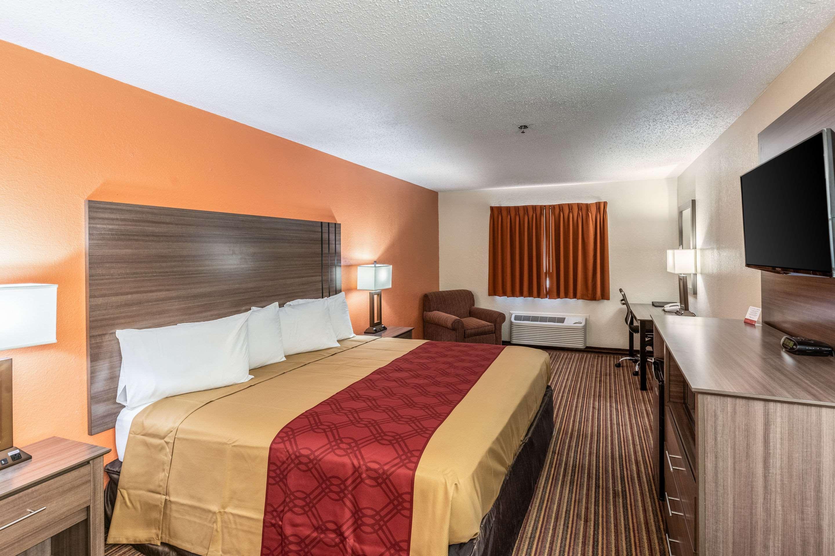 מק'קיני Econo Lodge Inn & Suites מראה חיצוני תמונה