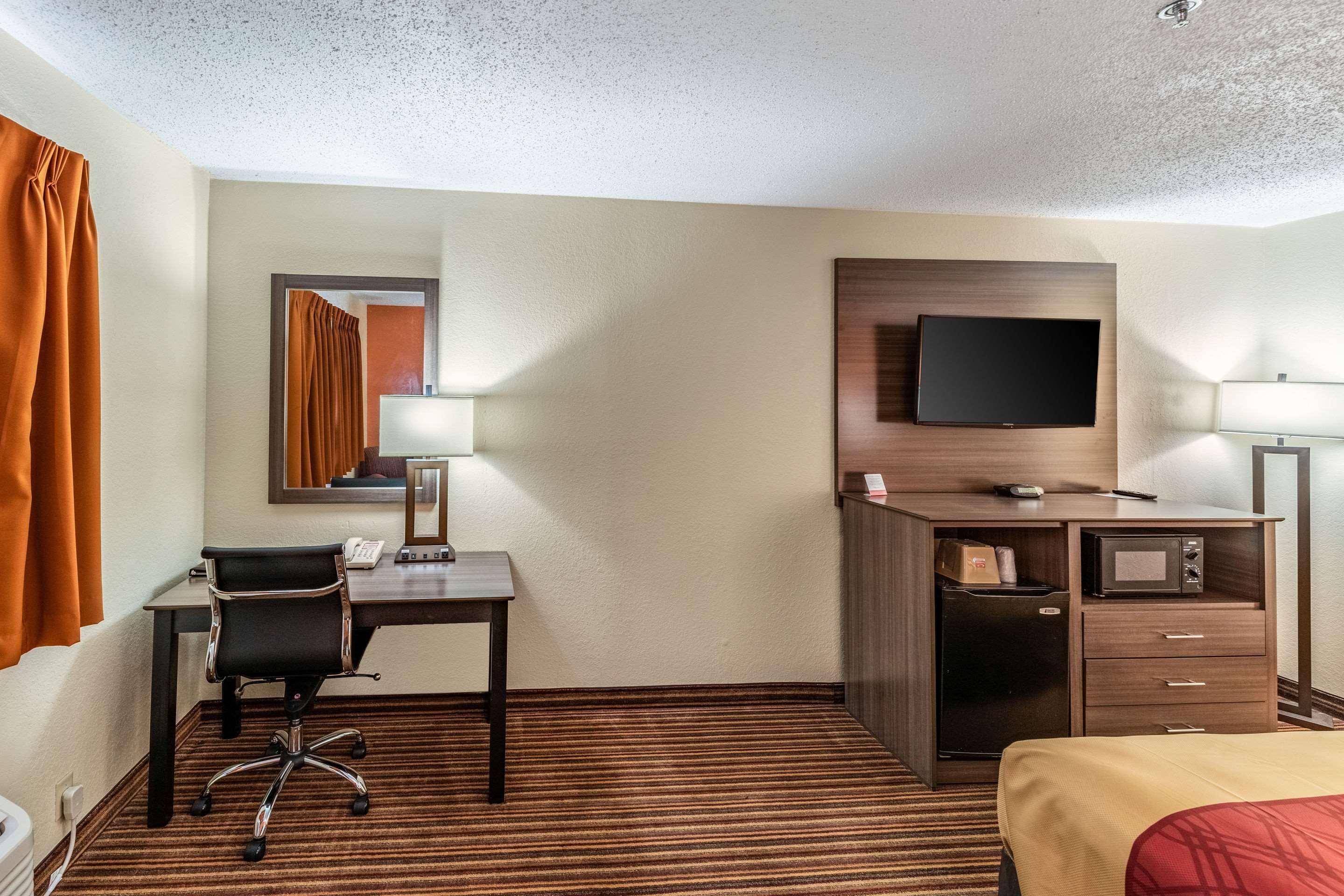 מק'קיני Econo Lodge Inn & Suites מראה חיצוני תמונה
