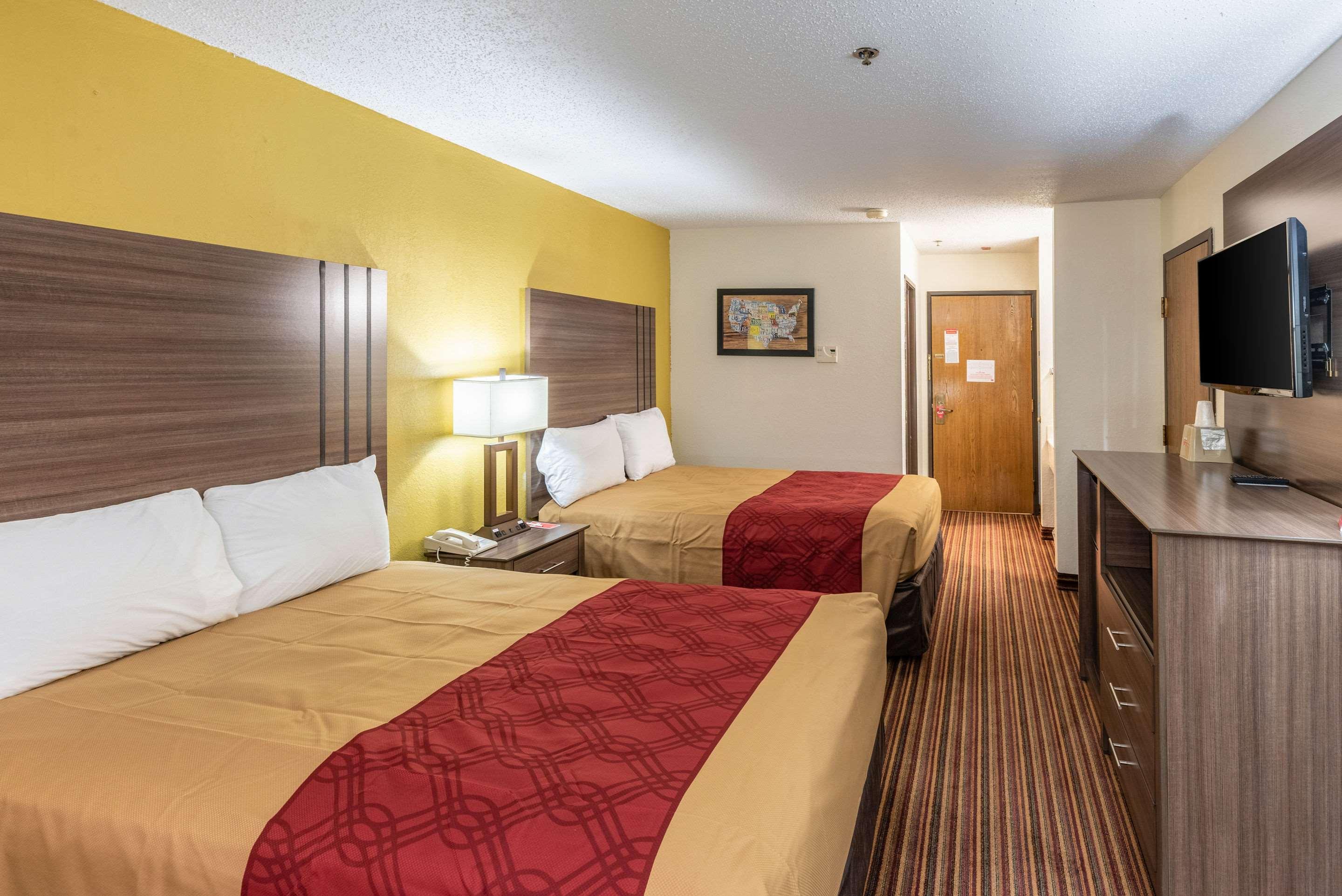 מק'קיני Econo Lodge Inn & Suites מראה חיצוני תמונה