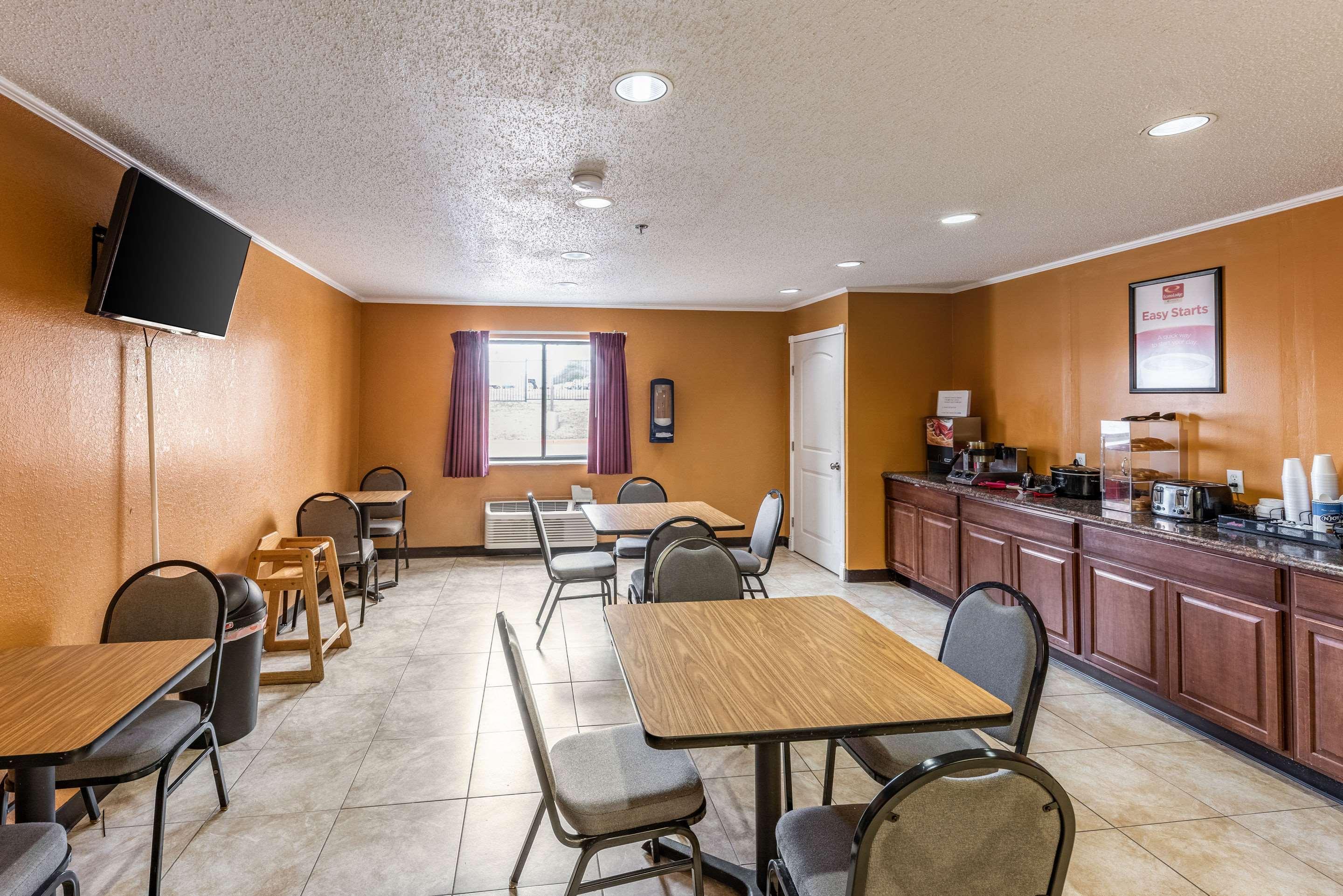 מק'קיני Econo Lodge Inn & Suites מראה חיצוני תמונה
