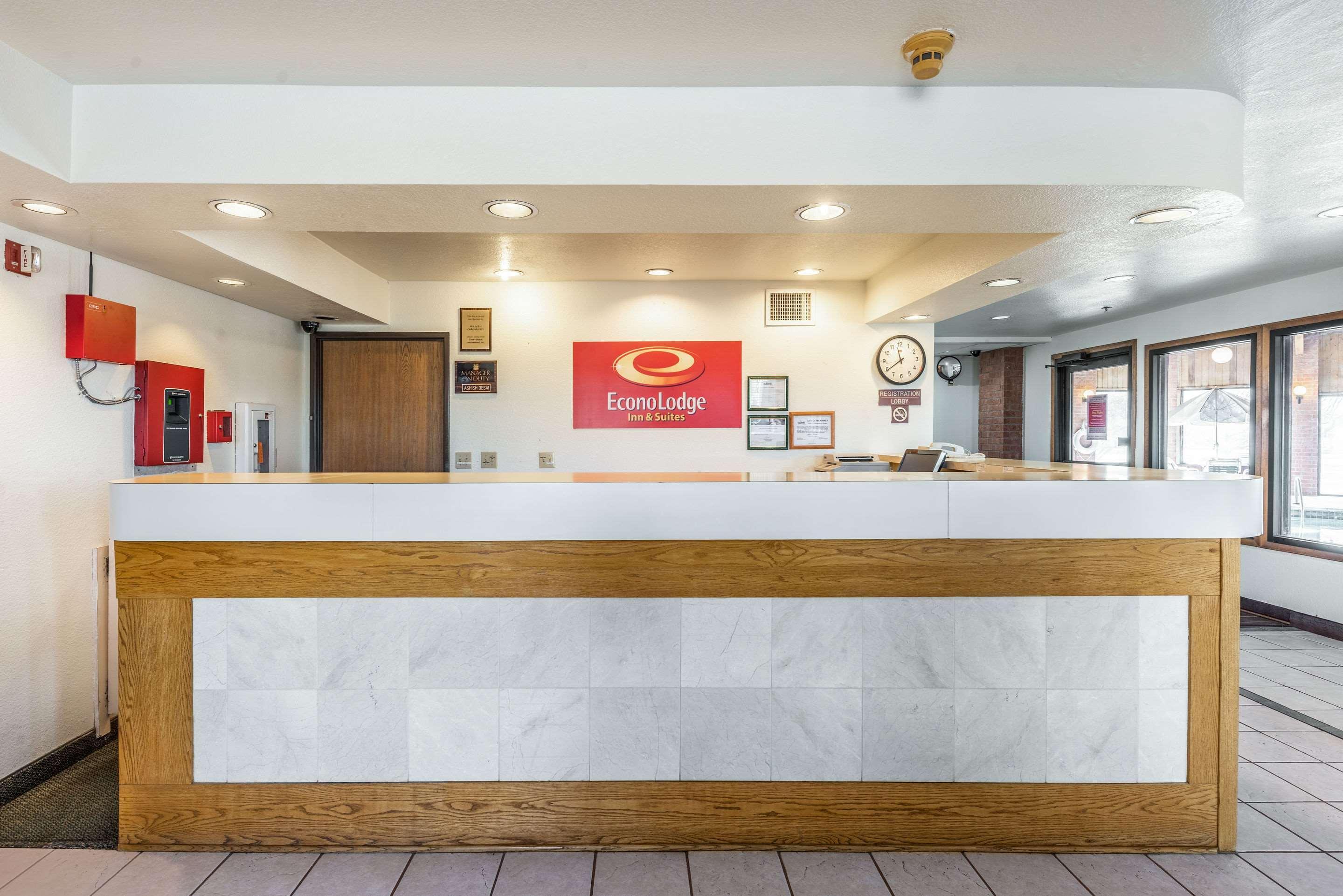 מק'קיני Econo Lodge Inn & Suites מראה חיצוני תמונה
