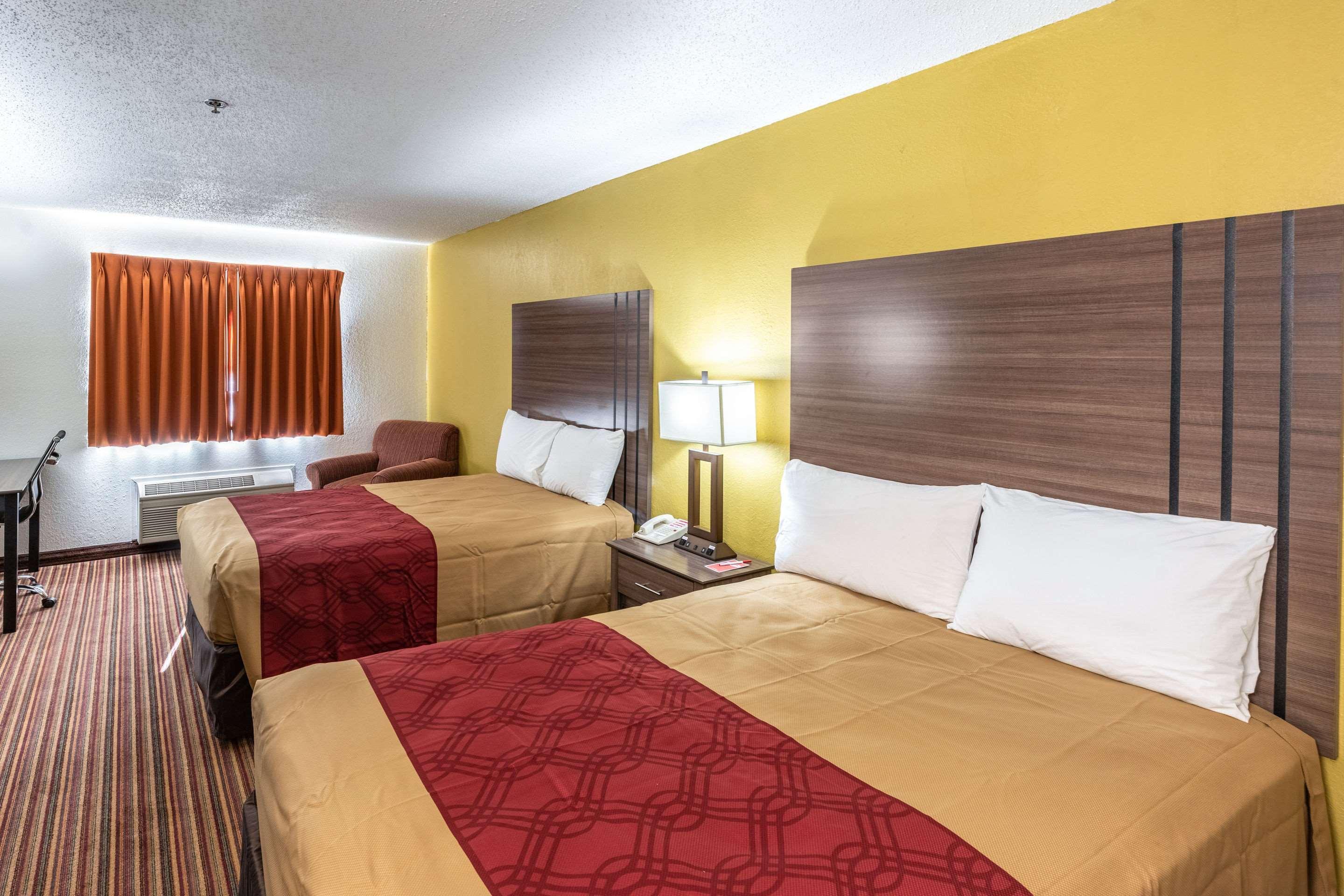 מק'קיני Econo Lodge Inn & Suites מראה חיצוני תמונה