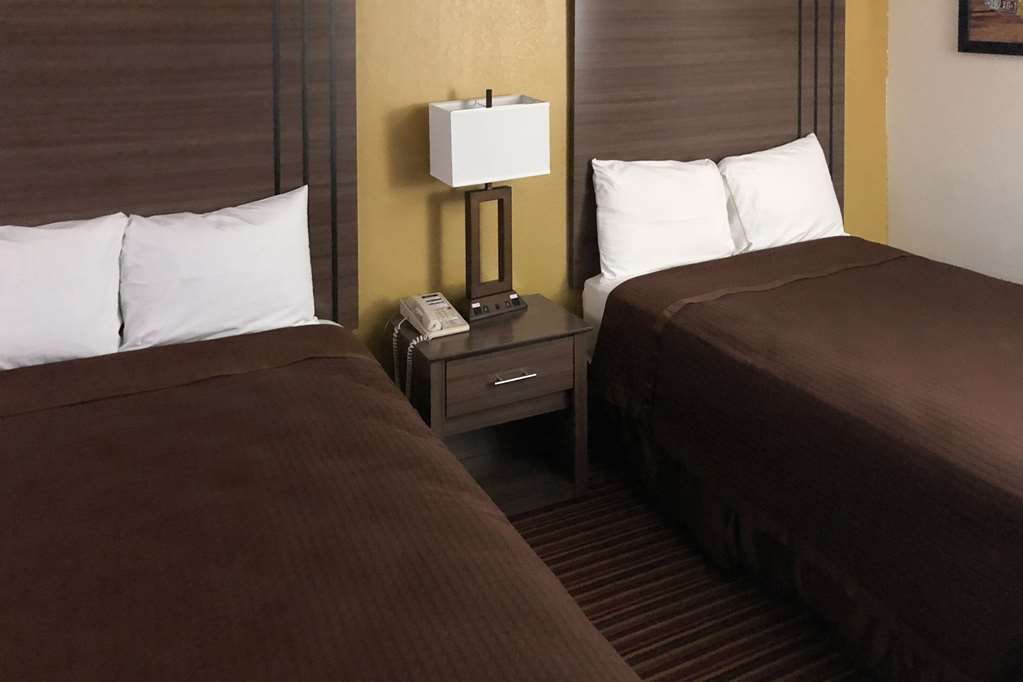 מק'קיני Econo Lodge Inn & Suites חדר תמונה